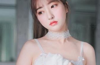 这就是HaNari(하나리)的牛仔裤定制！图片一下子吸引了我的目光，让我忍不住多看几遍