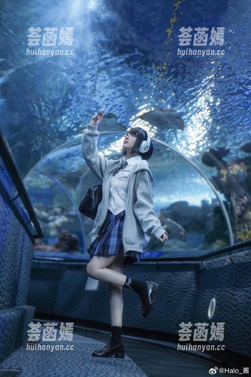 Halo_酱 私拍观察:Halo_酱和艾米莉亚,看看这些图片有什么独特的地方?