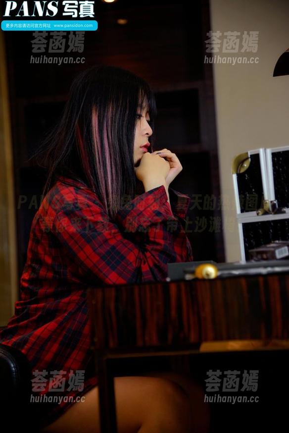 PANS写真-兔兔 PANS写真 - 兔兔时刻:夏天的热辣图库等你来下载,别忘了带上沙滩椅!