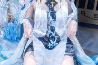 PoppaChan的校服写真：不是为了上课，是为了打卡！