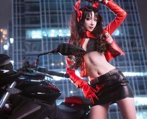 资源分享：Sakiiii翎柒浴室里的coslook，感觉自己也要被水滴淹没了！