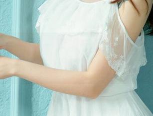 UGirls尤果网 – 李思宁高跟鞋作品集，下载后小心脚下，优雅随时可能被唤醒哦。