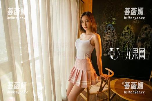 UGirls尤果网-芝芝Booty UGirls尤果网 - 一件白衬衫的无尽可能:芝芝Booty又在她的图集中给我们上了时尚课?