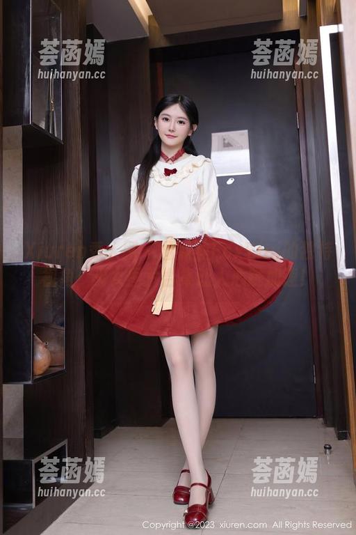 Xiuren秀人网-孟狐狸FoxYini Xiuren秀人网 - 孟狐狸FoxYini的独特视角,少女图片合集让人心跳加速!