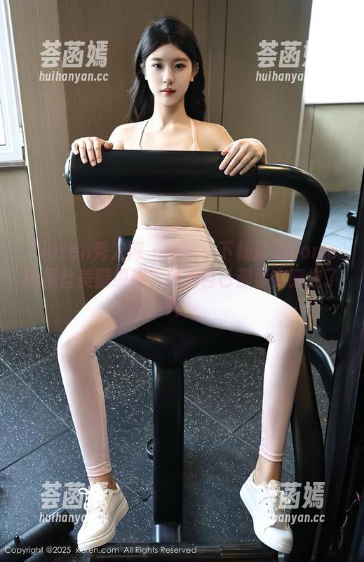 Xiuren秀人网-杨晨晨Yome Xiuren秀人网 - 分享一下杨晨晨Yome的黑丝美腿原图,感觉自己都要变腿控了!