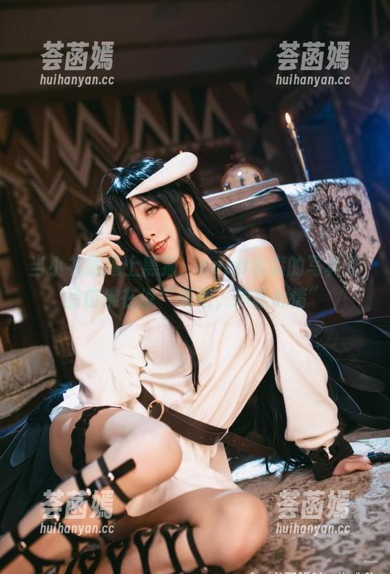 aqua水淼 当小礼服遇上黑猫:aqua水淼的写真作品仿佛在说“来吧,放松心情”