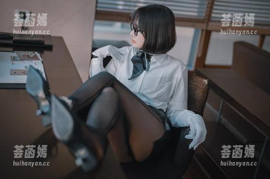 yeeun孙乐乐的黑丝写真，资源超丰富，图库赏心悦目！
