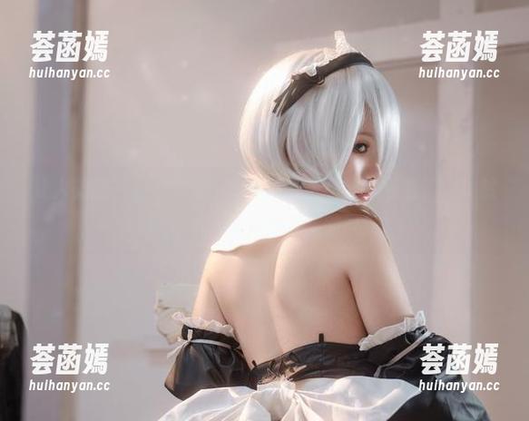 七七娜娜子 让人眼前一亮的私拍:七七娜娜子和她的连衣裙,竟然还有种不食人间烟火的气质