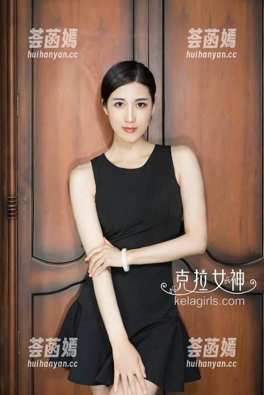 克拉女神-周迪 克拉女神 - 周迪带你看双马尾写真,图片下的故事可真不少呢