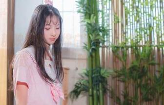 在喵糖映画的绵绵白T中，下载的不只是视觉，还是一种淡淡的梦境！
