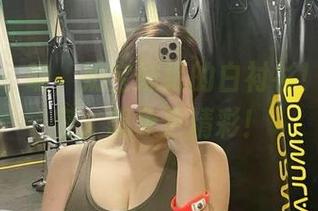 微密圈 – 瞧，奶宝妹纸的白衬衫！网盘内容，想象更精彩！