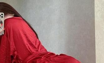 微密圈 – 最新写真集：奶宝妹纸戴上眼镜，果然是个魅力无穷的姑娘。