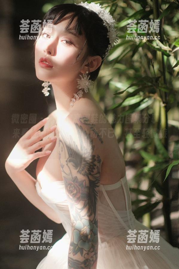 宋昱欣 微密圈 - 宋昱欣高跟鞋的魅力图集分享,来看看她能否让你心动不已,甚至轻微嫉妒。
