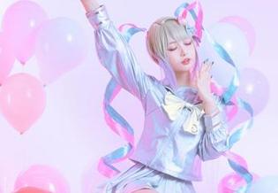 分享尤猫醒醒ovo的少女图集：这色调，真的是太会撩了…