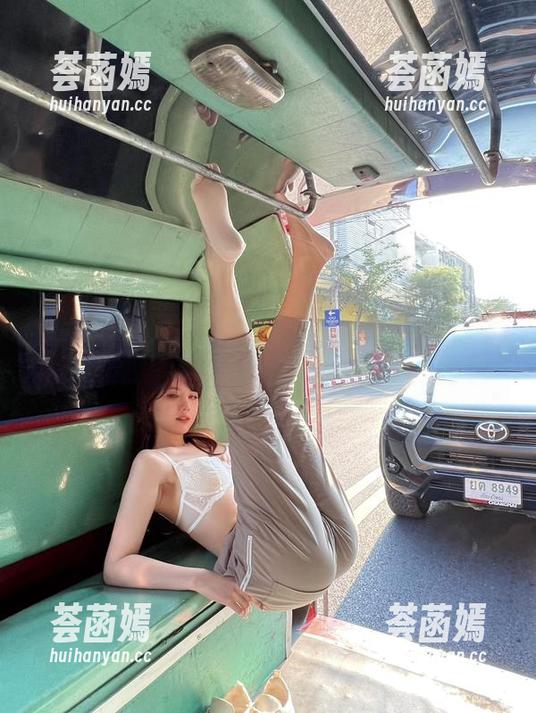 就是阿朱啊 微密圈 - 就是阿朱啊和她的裸足:原图中的每个趾头都是不可言喻的艺术家!