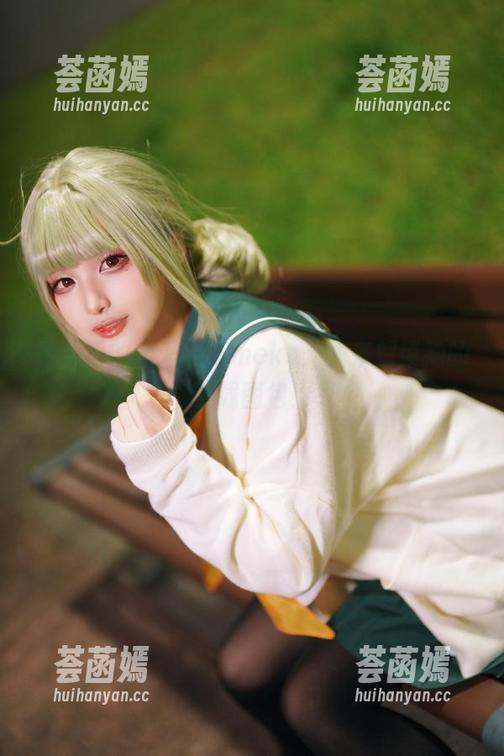 幼爱youmeko 校服里的幼爱youmeko:快来解锁她的下载图包!