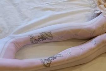 教室的绝美瞬间：想要个公主抱合集，下载不容错过！