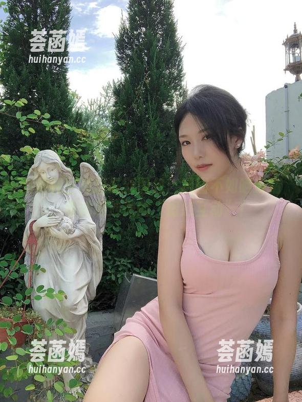 抖娘利世 抖娘利世海边最新图包:晒图不如晒友情,看她和沙滩的“情感互动”!
