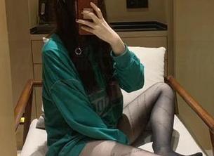 微密圈 – 双人作品大放送，提袜少女的美丽让人心跳加速！