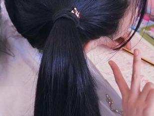 摇摇乐yoyo的作品：看看就被融化的超可爱美少女写真，你还在等什么？