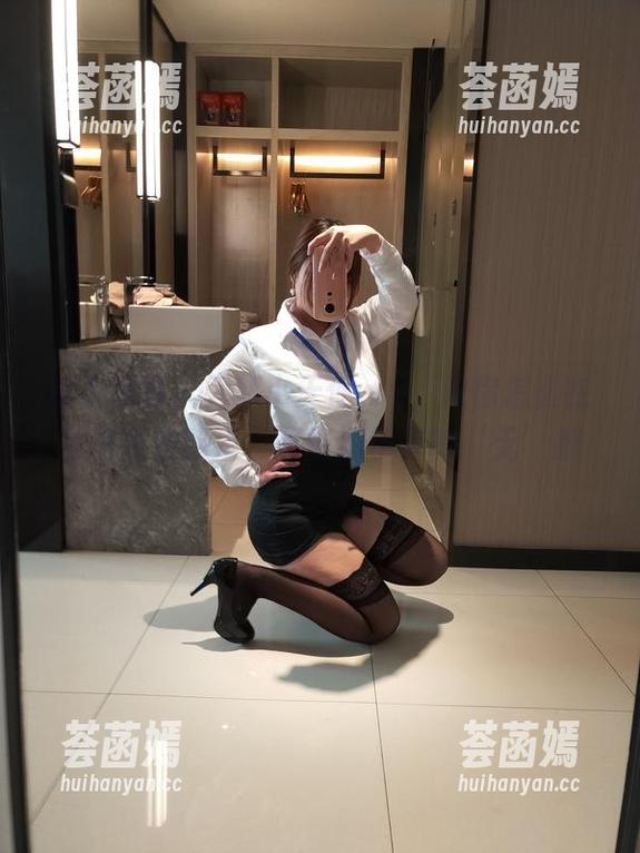 无颜小天使wy 泳衣写真:无颜小天使wy,教你怎么在水里优雅翻滚,尽情展示你的‘无’颜