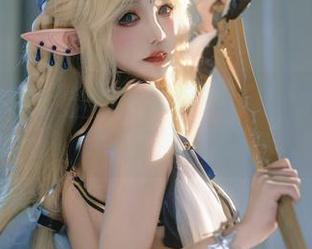学姐也能如此大胆：是你的阿薰呀的定制礼服+内衣图集大揭秘