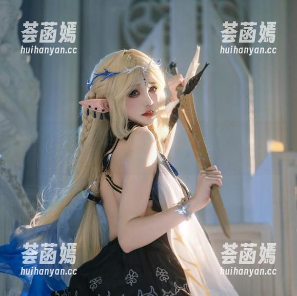 学姐也能如此大胆：是你的阿薰呀的定制礼服+内衣图集大揭秘