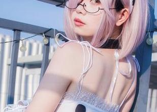 看末夜787怎么把制服穿出美图的新高度，精选哦！