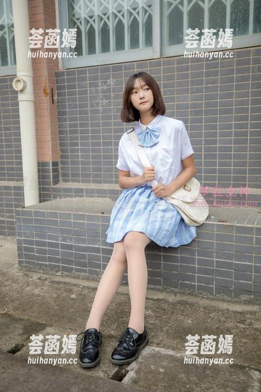 梦丝女神-灵唯 梦丝女神 - 灵唯在线发售的牛仔裤:不仅仅是裤子,还是一种生活态度