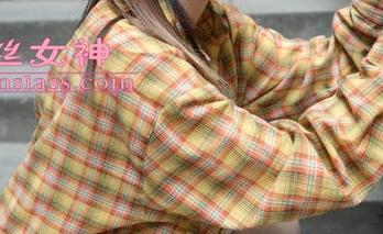 梦丝女神 – 在线跟随珂珂，匡威鞋女神的写真，连走两步都是风！
