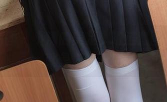 森萝财团 – 小满的美足：精选套图，腿长就是任性啊！