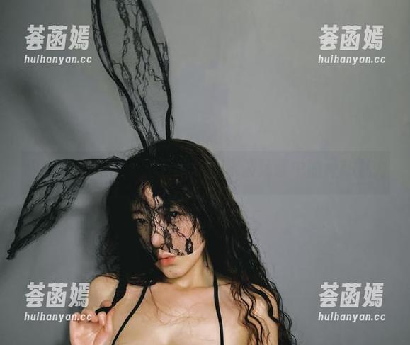 樱晚gigi 樱晚gigi精选:浴缸戏水,水波荡漾中的神秘魅力