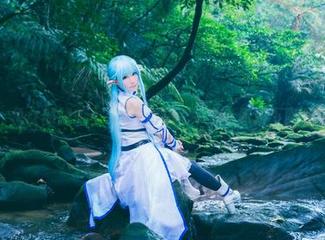 兔女郎降临：白神泱的写真集等你来下载！