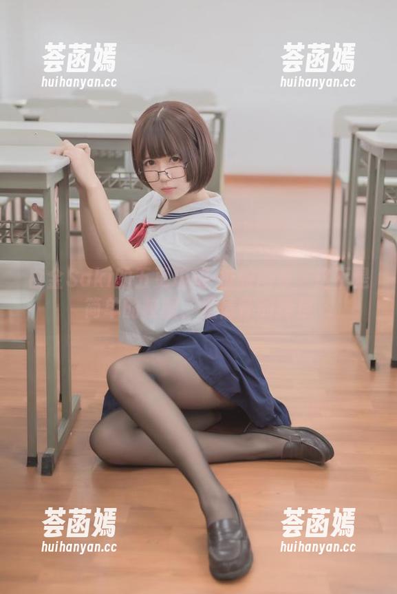 白金Saki 白金Saki的五更琉璃-校服图集:这不是简单的校服,是情怀的释放