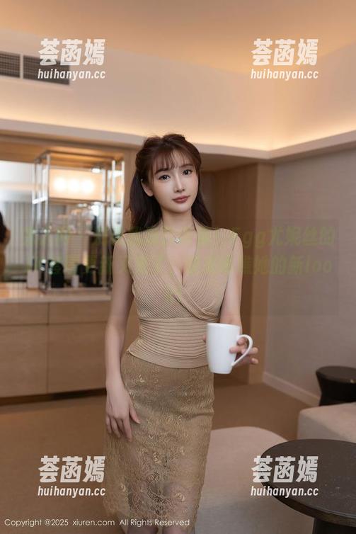 秀人网 - 别说我没告诉你！Egg尤妮丝的JK套图更新又来了，快来瞧瞧她的新look！