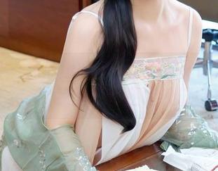 秀人网 – 杨晨晨Yome厨娘系列图片：这些Pose比我的晚餐还让人流口水！