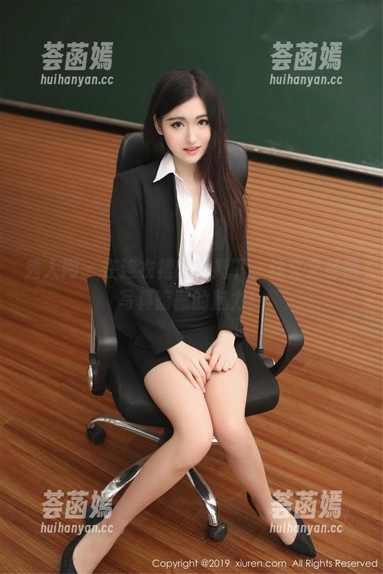 秀人网-林文文 秀人网 - 在连衣裙的遮掩下,林文文私房写真暗藏的魅力!