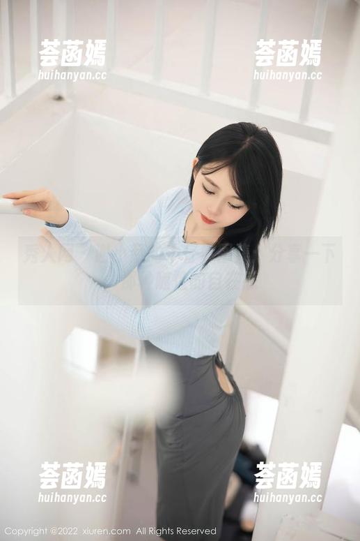 秀人网 - 谢小葱的牛仔裤图集：分享一下，那种随性的自在感