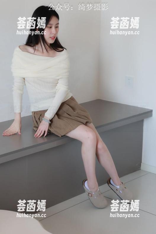 绮梦摄影 - 在露露的校园世界：全集写真，让我们一起在操场上撒欢儿！