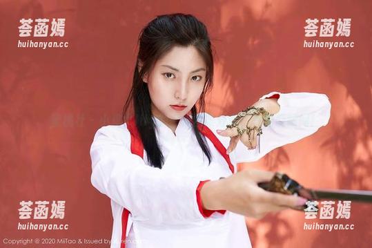 蜜桃社-小魔女lily 蜜桃社 - 小魔女lily的御姐图集分享,惊艳眨眼间!