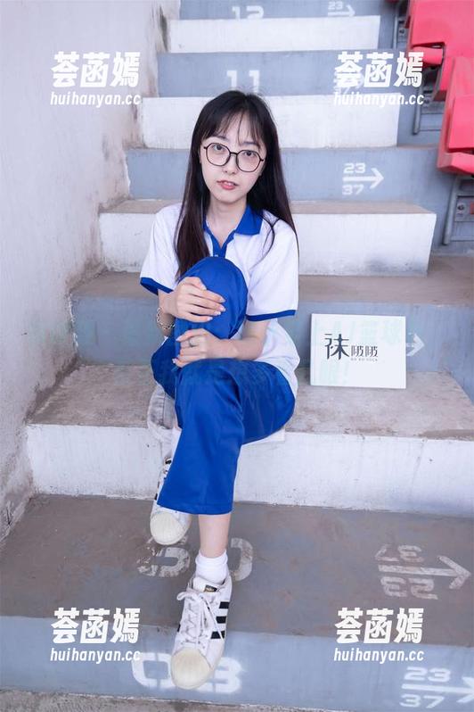 袜啵啵-稚予 袜啵啵 - 最新图包:稚予穿上AJ篮球鞋,反正我就是想多看几眼!