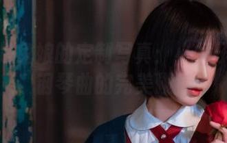 阿包也是兔娘的定制写真：小裙子和夜之钢琴曲的完美碰撞