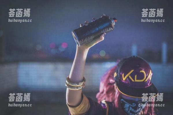 阿薰kaOri 阿薰kaOri的秘书写真集:原图展示她和咖啡之间的无声默契,居然喝得我浑身热血沸腾!
